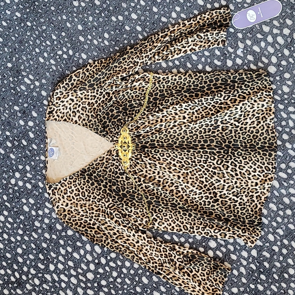 DG2 by Diane Gilman Leopard Print Top NWT
